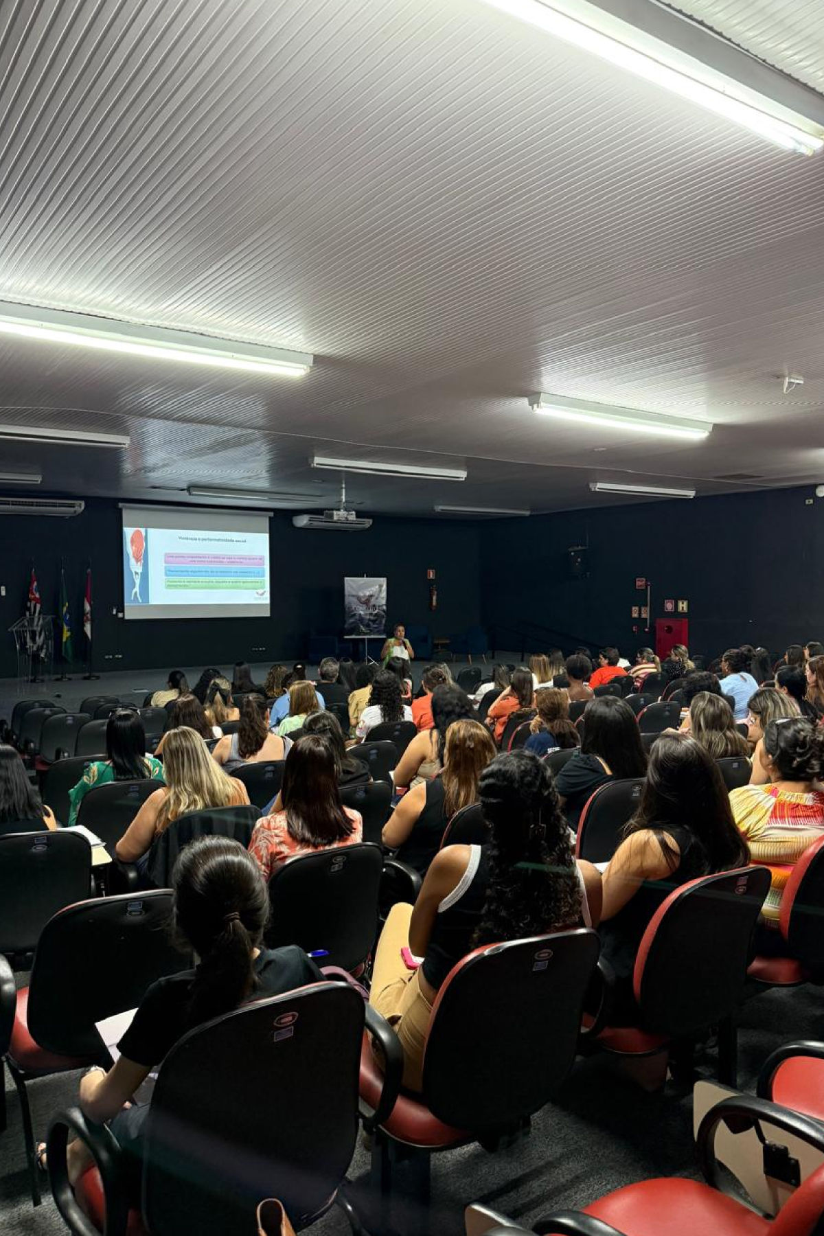 Oficina Estratégias e Metodologias de Trabalho Social com Famílias e Territórios no contexto de violência e violação de direitos